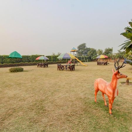 Elegance Resort Mathura Extérieur photo