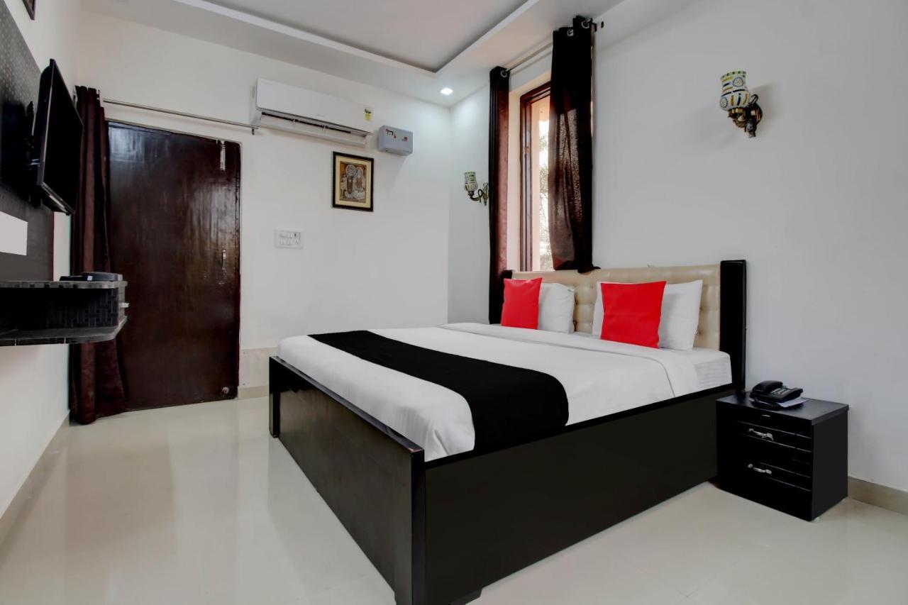 Elegance Resort Mathura Extérieur photo