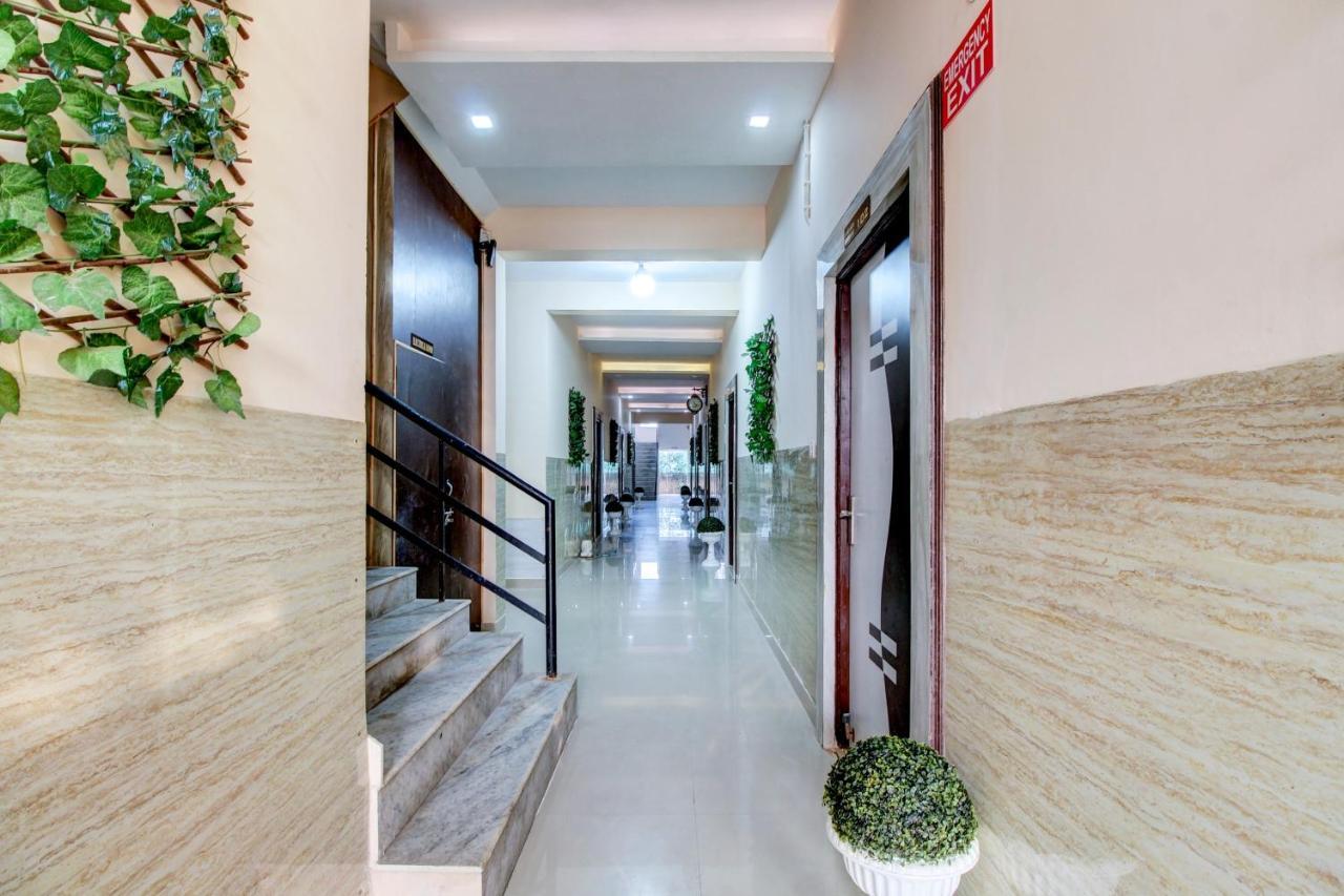 Elegance Resort Mathura Extérieur photo