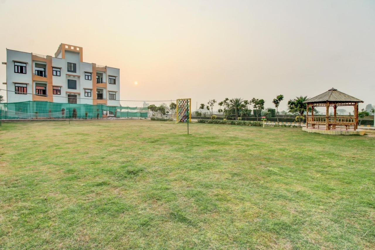 Elegance Resort Mathura Extérieur photo
